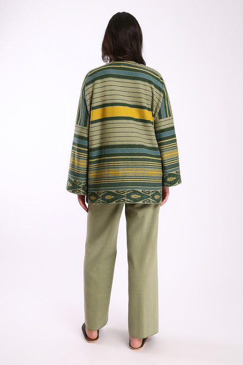 Free size jacket with one front pocket